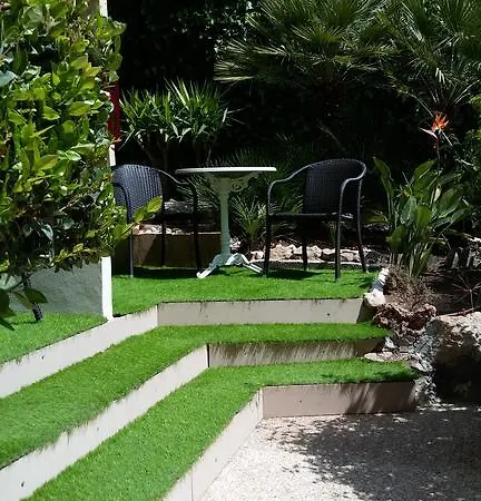 Celo Garden בית הארחה
