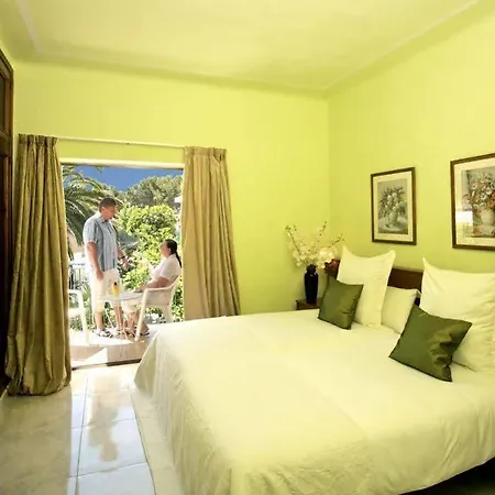 Celo Garden בית הארחה 2*